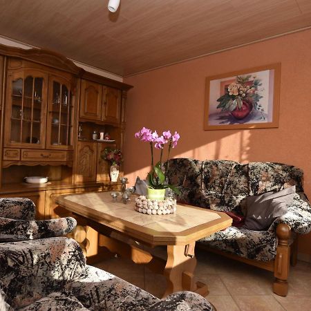Spacious Apartment In Brusow With Garden Kröpelin Esterno foto