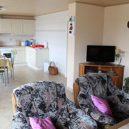 Spacious Apartment In Brusow With Garden Kröpelin Esterno foto