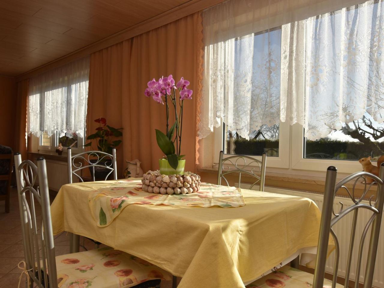 Spacious Apartment In Brusow With Garden Kröpelin Esterno foto