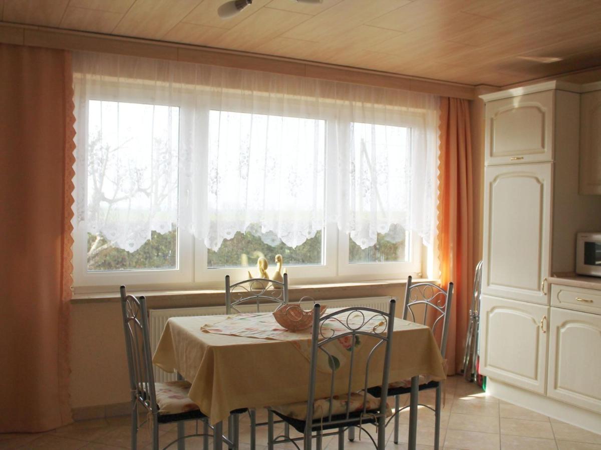 Spacious Apartment In Brusow With Garden Kröpelin Esterno foto